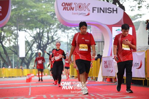Race photo from ONE RUN 10 K