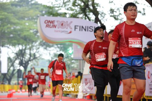 Race photo from ONE RUN 10 K