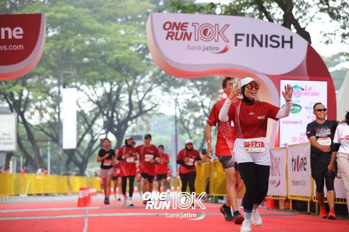 Race photo from ONE RUN 10 K