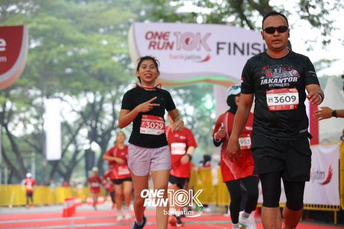 Race photo from ONE RUN 10 K