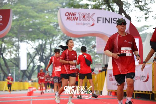 Race photo from ONE RUN 10 K