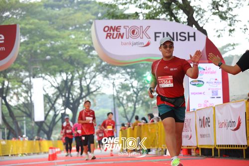 Race photo from ONE RUN 10 K