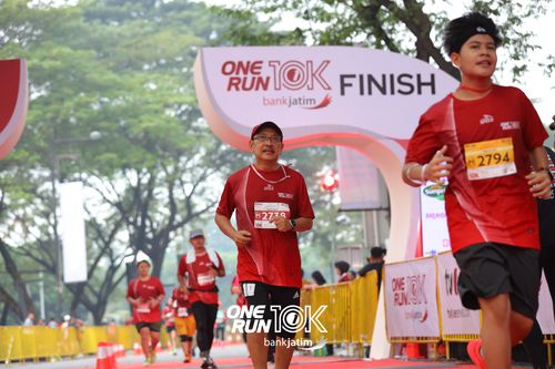 Race photo from ONE RUN 10 K