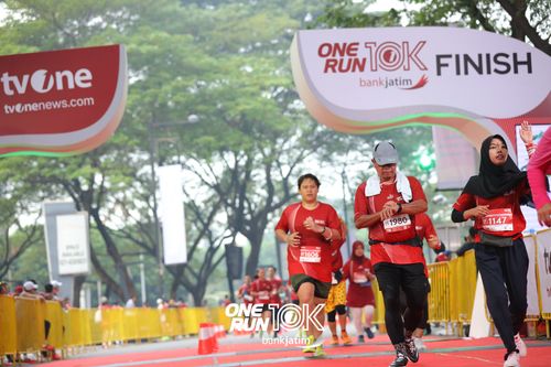 Race photo from ONE RUN 10 K