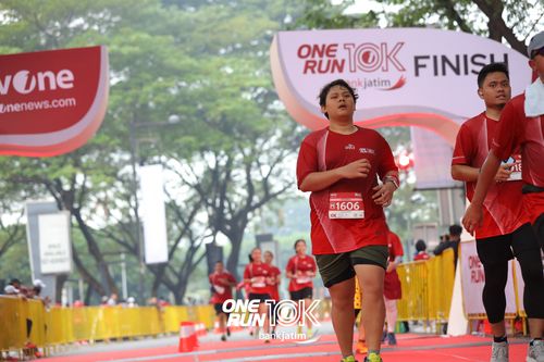 Race photo from ONE RUN 10 K