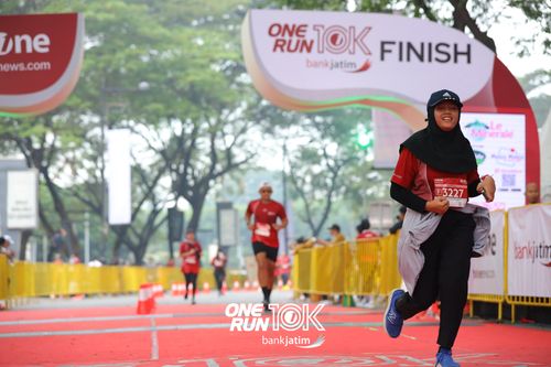 Race photo from ONE RUN 10 K