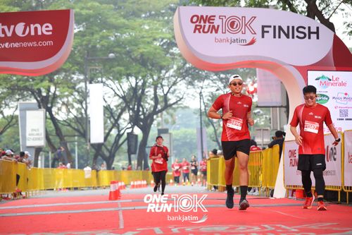 Race photo from ONE RUN 10 K