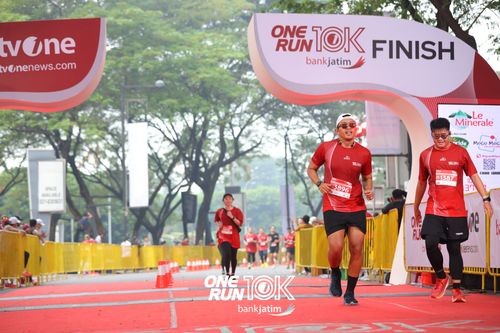 Race photo from ONE RUN 10 K