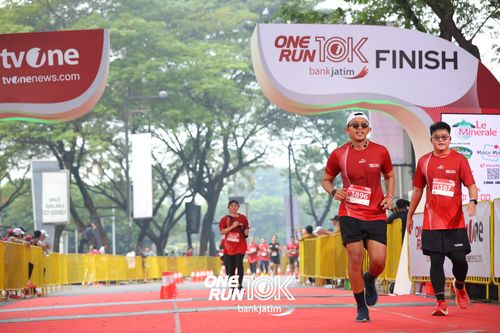 Race photo from ONE RUN 10 K