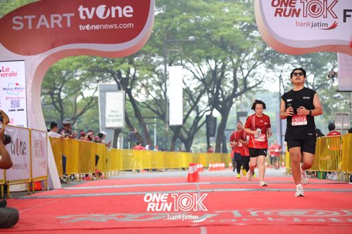 Race photo from ONE RUN 10 K