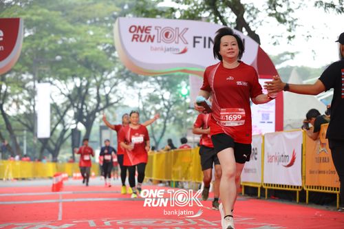 Race photo from ONE RUN 10 K
