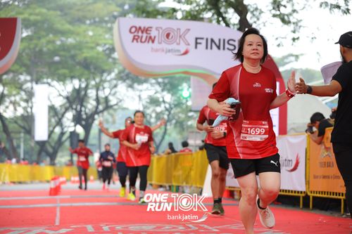 Race photo from ONE RUN 10 K