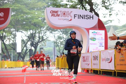 Race photo from ONE RUN 10 K