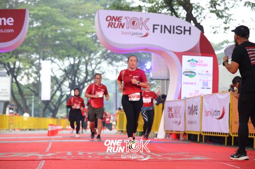 Race photo from ONE RUN 10 K