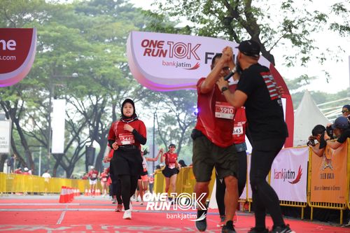 Race photo from ONE RUN 10 K