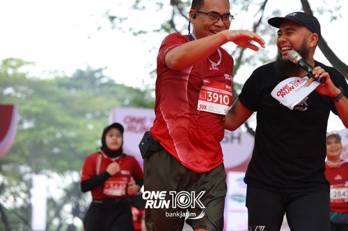 Race photo from ONE RUN 10 K