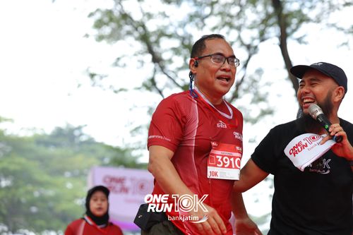 Race photo from ONE RUN 10 K