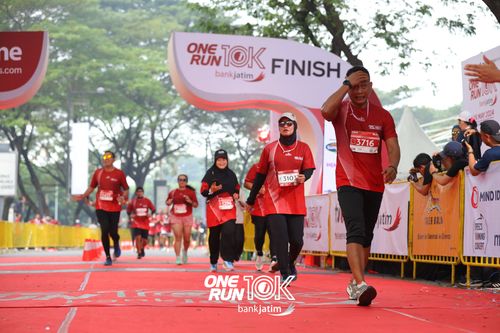 Race photo from ONE RUN 10 K
