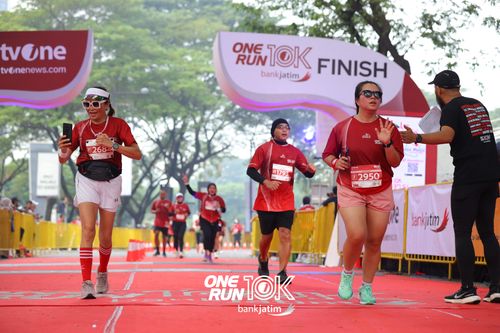 Race photo from ONE RUN 10 K