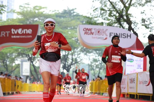 Race photo from ONE RUN 10 K