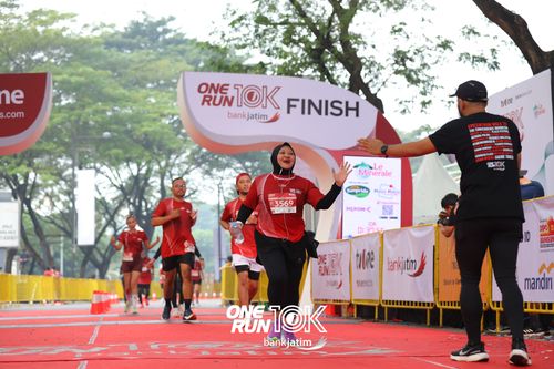 Race photo from ONE RUN 10 K