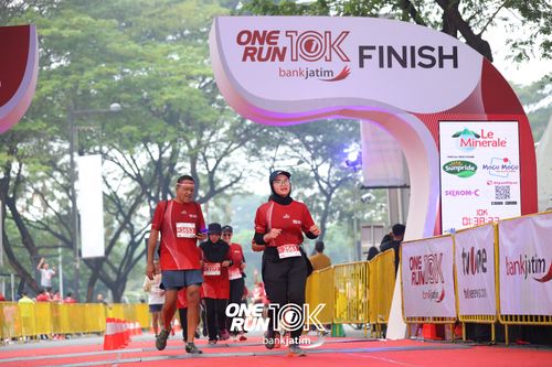 Race photo from ONE RUN 10 K