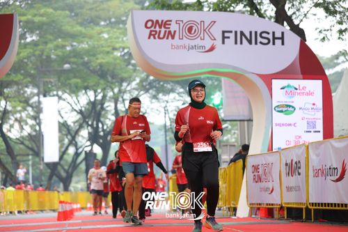 Race photo from ONE RUN 10 K