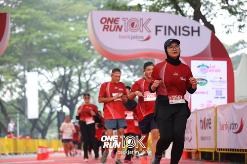 Race photo from ONE RUN 10 K