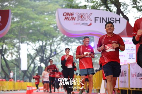 Race photo from ONE RUN 10 K