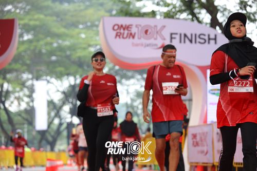Race photo from ONE RUN 10 K