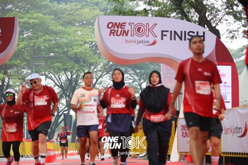 Race photo from ONE RUN 10 K