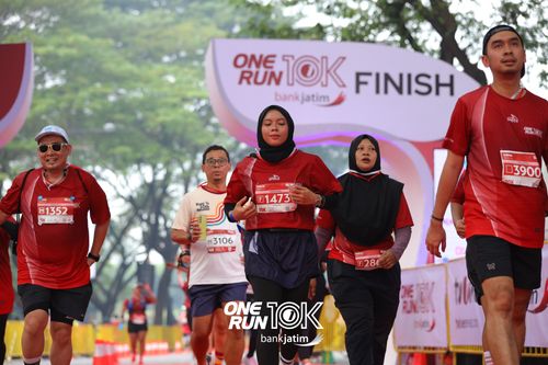 Race photo from ONE RUN 10 K