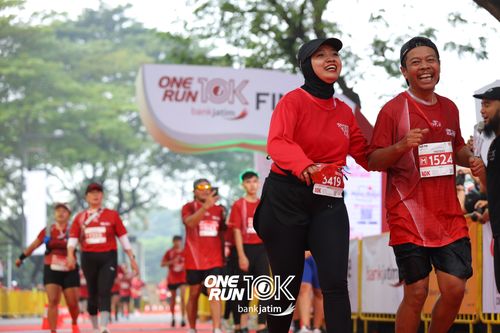 Race photo from ONE RUN 10 K