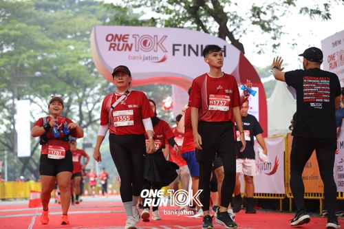 Race photo from ONE RUN 10 K