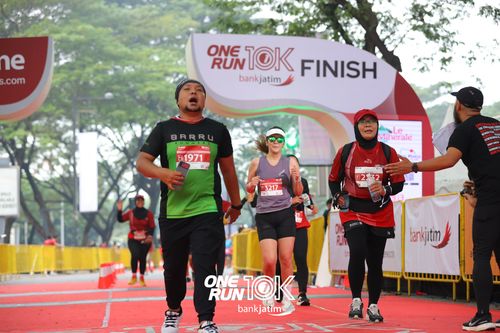 Race photo from ONE RUN 10 K