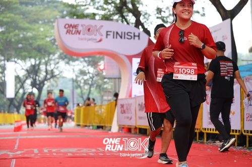 Race photo from ONE RUN 10 K