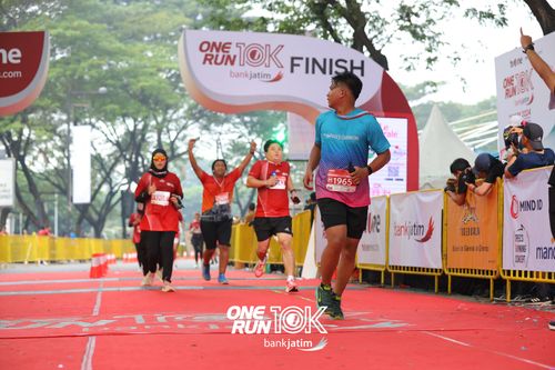 Race photo from ONE RUN 10 K