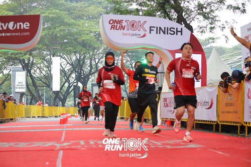 Race photo from ONE RUN 10 K