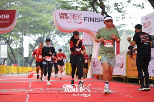 Race photo from ONE RUN 10 K