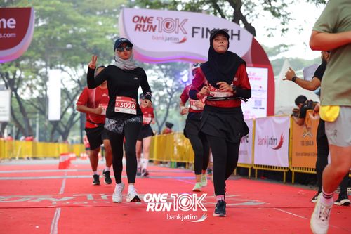 Race photo from ONE RUN 10 K