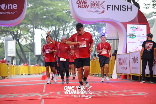 Race photo from ONE RUN 10 K