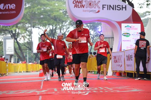 Race photo from ONE RUN 10 K