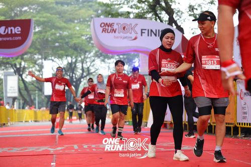 Race photo from ONE RUN 10 K