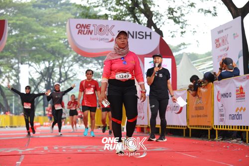 Race photo from ONE RUN 10 K