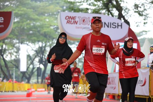 Race photo from ONE RUN 10 K