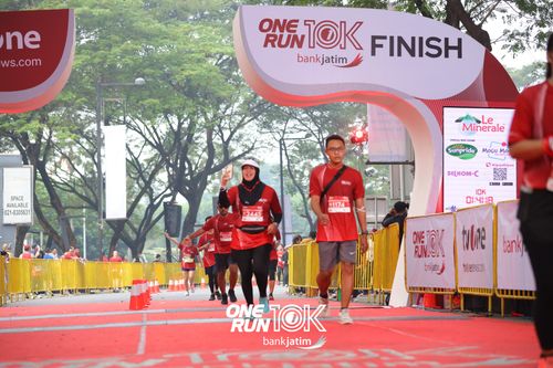 Race photo from ONE RUN 10 K