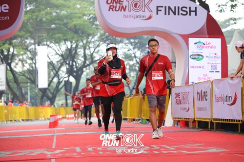 Race photo from ONE RUN 10 K