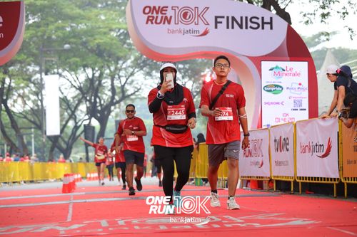 Race photo from ONE RUN 10 K