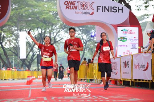 Race photo from ONE RUN 10 K
