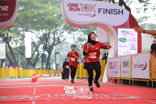 Race photo from ONE RUN 10 K